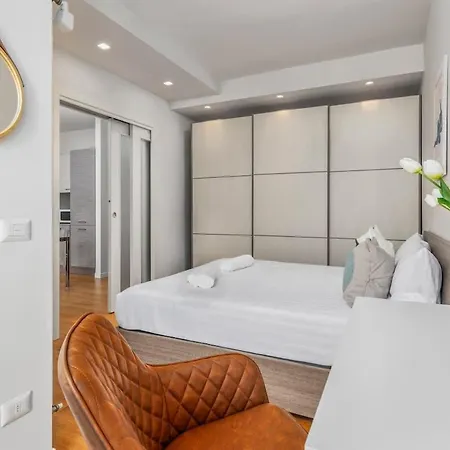 בית נופש Cindrelle - Near The Historic Center